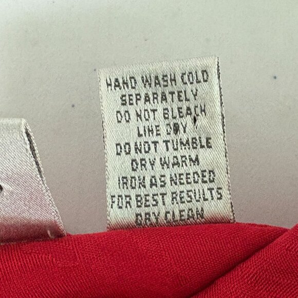 Chicos Button Front Top Size 3 XL Red 100% Silk Textured Print Long Sleeve - Picture 5 of 10